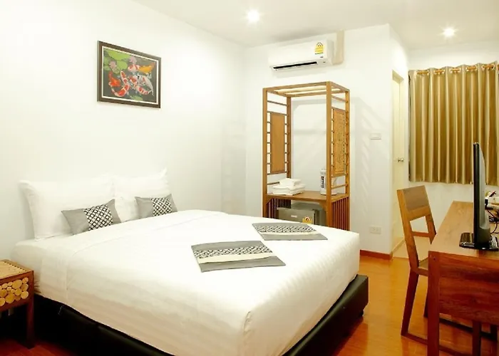 Double Dd House At Mrt Sutthisarn 旅馆 曼谷