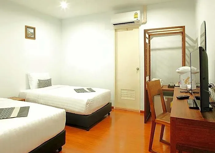 Double Dd House At Mrt Sutthisarn بيت شباب *